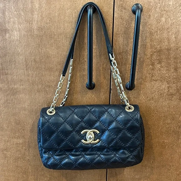 Chanel Quilted Black Shoulder Bag with Gold Accents - Picture 16 of 16